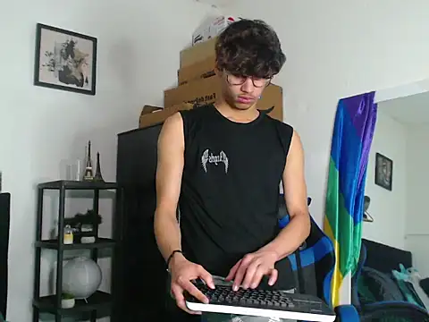 Snapshot of Gael_Jones chatting on September 2025 06:12:02 AM Gael Jones online show from September 2025 06:12:02 AM