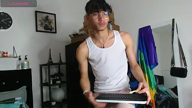 Snapshot of Gael_Jones chatting on September 2025 01:46:01 PM Gael Jones online show from September 2025 01:46:01 PM