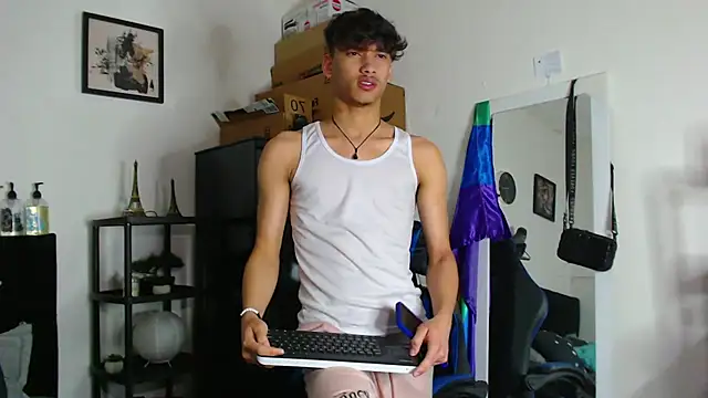 Snapshot of Gael_Jones chatting on September 2025 02:26:01 AM Gael Jones online show from September 2025 02:26:01 AM