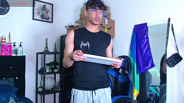 Snapshot of Gael_Jones chatting on October 2025 05:39:01 AM Gael Jones online show from October 2025 05:39:01 AM