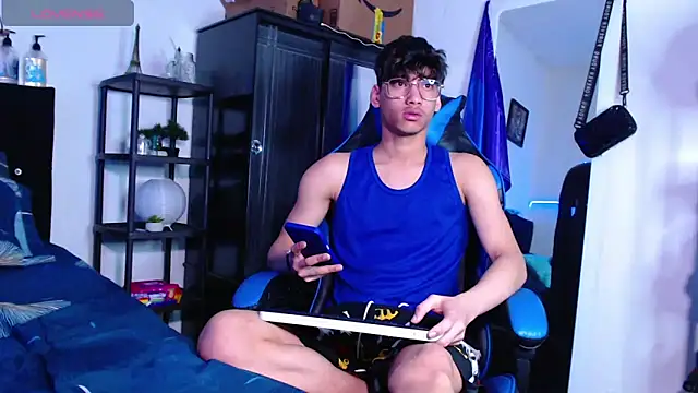 Snapshot of Gael_Jones chatting on October 2025 02:15:02 PM Gael Jones online show from October 2025 02:15:02 PM