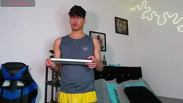 Snapshot of Gael_Jones chatting on October 2025 04:53:01 AM Gael Jones online show from October 2025 04:53:01 AM