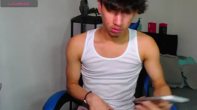 Snapshot of Gael_Jones chatting on November 2025 12:43:01 AM Gael Jones online show from November 2025 12:43:01 AM