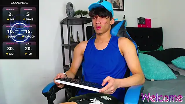 Snapshot of Gael_Jones chatting on November 2025 12:22:01 AM Gael Jones online show from November 2025 12:22:01 AM