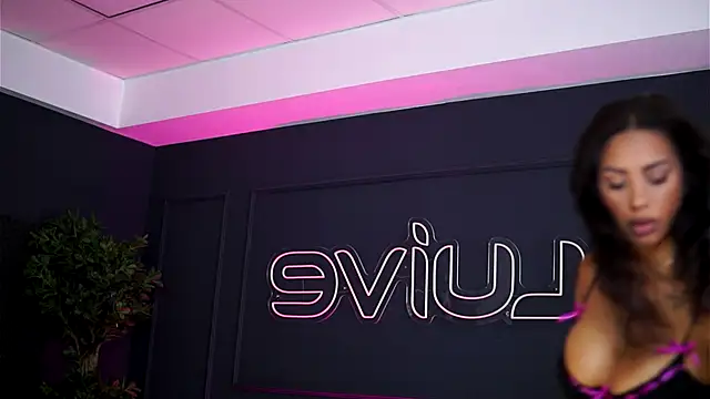 SiennaRuh online show from September 2025 06:56:02 AM