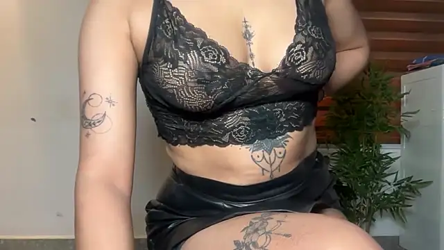 LucytheDevilQueen online show from May 2026 02:53:02 AM