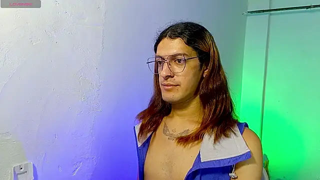 Snapshot of cJude chatting on October 2025 12:31:01 AM cJude online show from October 2025 12:31:01 AM