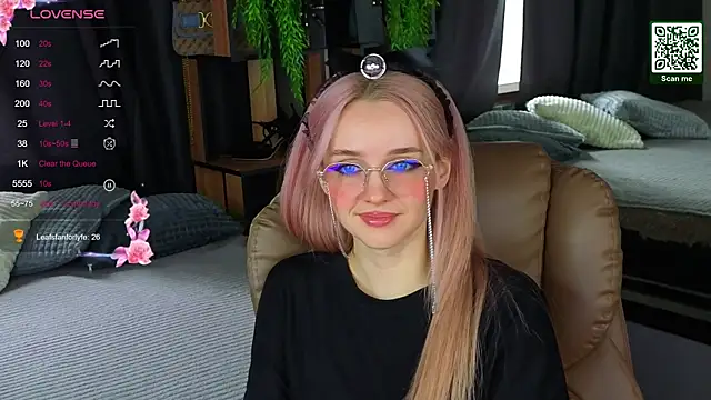 exxxcore  online show from October 2025 06:03:01 AM