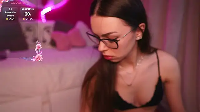 alexxisrae online show from March 2026 04:42:01 AM