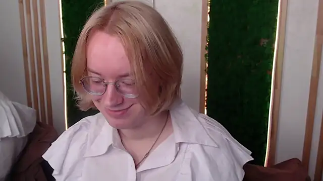 Amanda Butlerr online show from June 2026 12:09:02 PM
