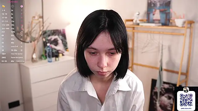 Snapshot of SuzanneHowse chatting on October 2025 05:39:02 AM SuzanneHowse online show from October 2025 05:39:02 AM