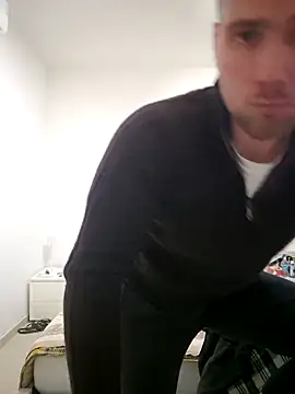 Snapshot of mrlyuis chatting on November 2025 03:27:01 PM mrlyuis online show from November 2025 03:27:01 PM