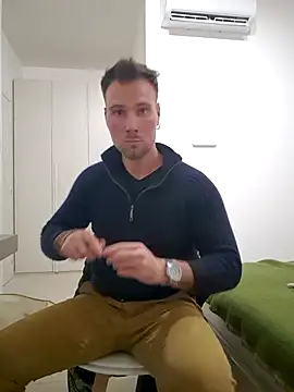 Snapshot of mrlyuis chatting on November 2025 08:22:01 PM mrlyuis online show from November 2025 08:22:01 PM