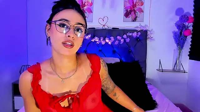 Snapshot of SagiraBelle chatting on April 2026 05:42:02 PM SagiraBelle online show from April 2026 05:42:02 PM
