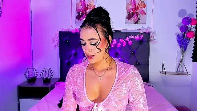 Snapshot of SagiraBelle chatting on April 2026 05:25:01 PM SagiraBelle online show from April 2026 05:25:01 PM
