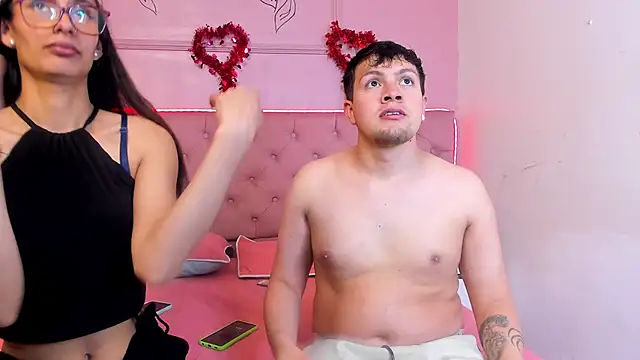 Snapshot of Ethan_N_Abby chatting on September 2025 09:28:02 PM Ethan N Abby online show from September 2025 09:28:02 PM