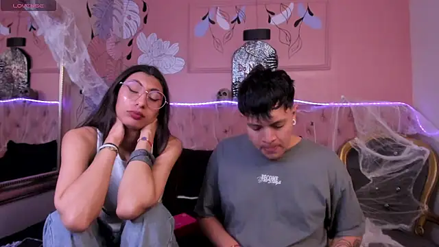 Snapshot of Ethan_N_Abby chatting on October 2025 08:07:02 PM Ethan N Abby online show from October 2025 08:07:02 PM