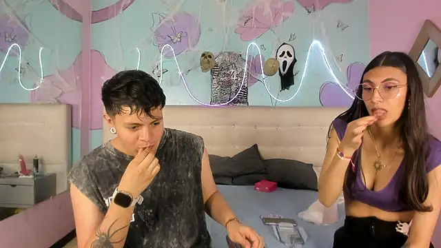 Snapshot of Ethan_N_Abby chatting on October 2025 07:38:01 PM Ethan N Abby online show from October 2025 07:38:01 PM