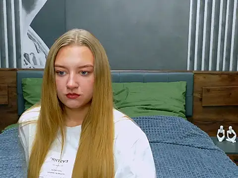 Snapshot of DarcyWilsy chatting on October 2025 11:16:01 PM DarcyWilsy online show from October 2025 11:16:01 PM