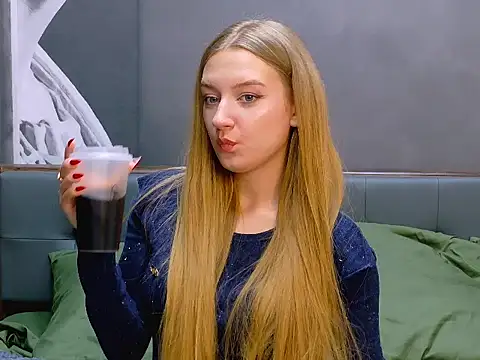 Snapshot of DarcyWilsy chatting on October 2025 07:03:01 PM DarcyWilsy online show from October 2025 07:03:01 PM