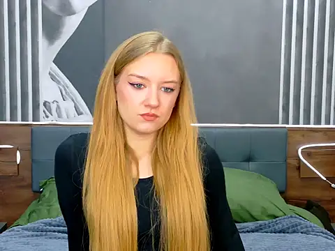 Snapshot of DarcyWilsy chatting on November 2025 04:51:02 PM DarcyWilsy online show from November 2025 04:51:02 PM