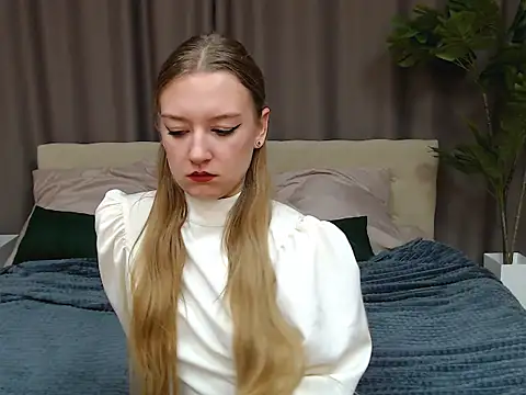 Snapshot of DarcyWilsy chatting on November 2025 07:01:02 PM DarcyWilsy online show from November 2025 07:01:02 PM