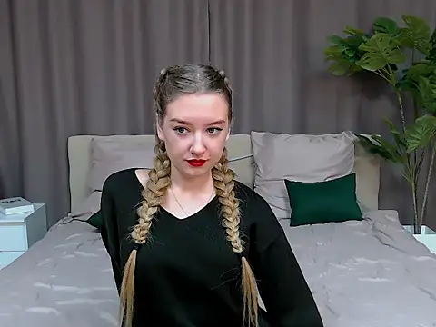 Snapshot of DarcyWilsy chatting on November 2025 06:23:02 PM DarcyWilsy online show from November 2025 06:23:02 PM