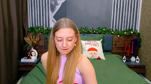 Snapshot of DarcyWilsy chatting on December 2025 03:49:02 PM DarcyWilsy online show from December 2025 03:49:02 PM