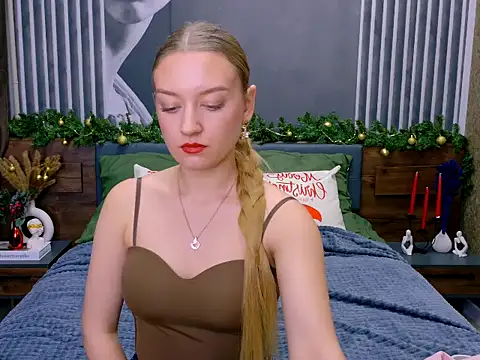 Snapshot of DarcyWilsy chatting on December 2025 04:02:01 PM DarcyWilsy online show from December 2025 04:02:01 PM