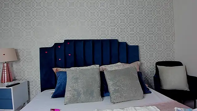 ashleythompson2025 online show from March 2026 04:47:01 PM