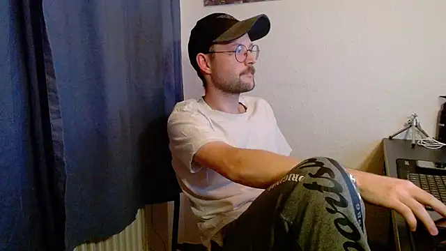 Snapshot of ChefDeLust chatting on October 2025 05:02:02 PM ChefDeLust online show from October 2025 05:02:02 PM