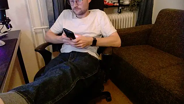 Snapshot of ChefDeLust chatting on October 2025 06:09:01 PM ChefDeLust online show from October 2025 06:09:01 PM