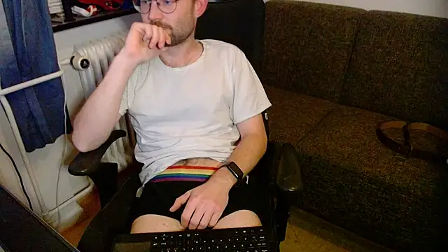 Snapshot of ChefDeLust chatting on November 2025 06:18:01 PM ChefDeLust online show from November 2025 06:18:01 PM