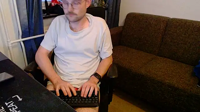 Snapshot of ChefDeLust chatting on November 2025 03:35:01 PM ChefDeLust online show from November 2025 03:35:01 PM