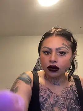 Snapshot of chicanachic13 chatting on September 2025 02:44:01 AM chicanachic13 online show from September 2025 02:44:01 AM