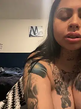 Snapshot of chicanachic13 chatting on September 2025 05:18:02 AM chicanachic13 online show from September 2025 05:18:02 AM