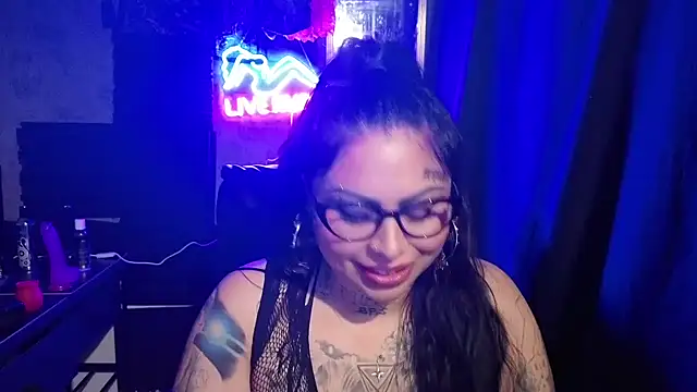 chicanachic13 online show from December 2025 02:51:02 AM