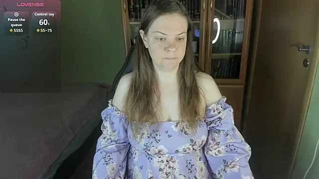 MiaLores online show from May 2026 09:06:02 AM