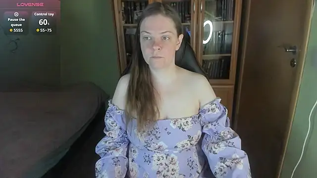 MiaLores online show from June 2026 10:13:02 AM