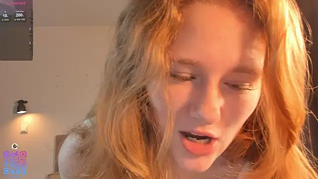 Snapshot of BreezeJam chatting on October 2025 12:06:01 PM BreezeJam online show from October 2025 12:06:01 PM