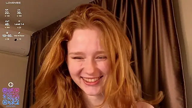 Snapshot of BreezeJam chatting on November 2025 03:27:01 PM BreezeJam online show from November 2025 03:27:01 PM