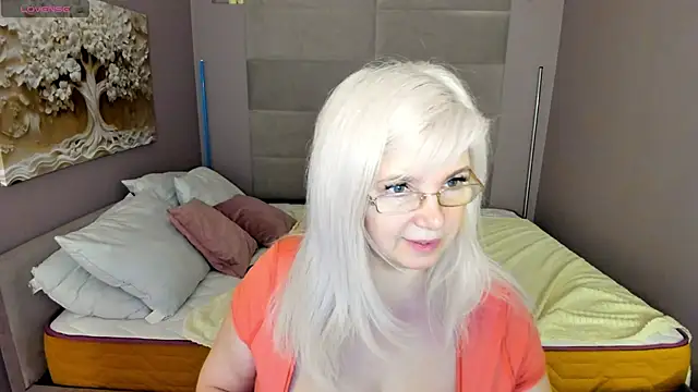 Hella Fabel online show from May 2026 01:11:02 AM