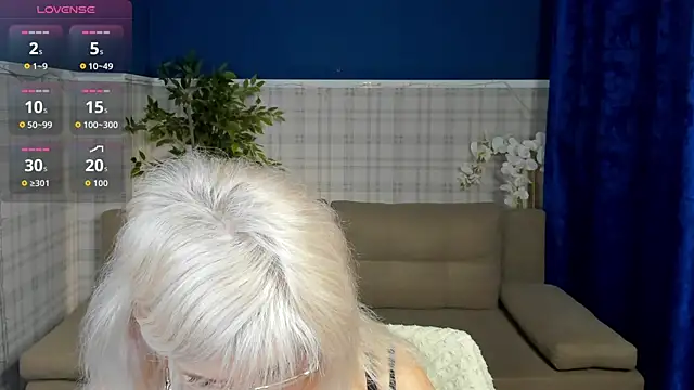 Hella Fabel online show from May 2026 01:13:01 AM