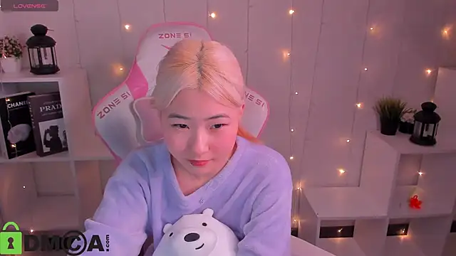 Snapshot of Aisi_18 chatting on November 2025 03:53:02 AM Aisi 18 online show from November 2025 03:53:02 AM