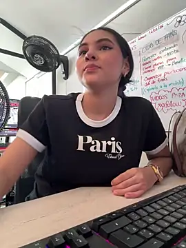 AlinnaRosee  online show from March 2026 04:13:01 PM