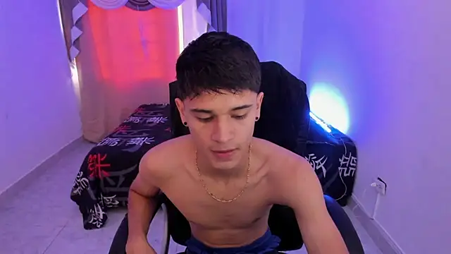 Snapshot of Aron_Boyy chatting on February 2026 08:25:01 PM Aron Boyy online show from February 2026 08:25:01 PM