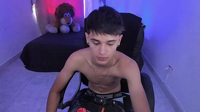 Aron Boyy online show from March 2026 08:12:01 PM