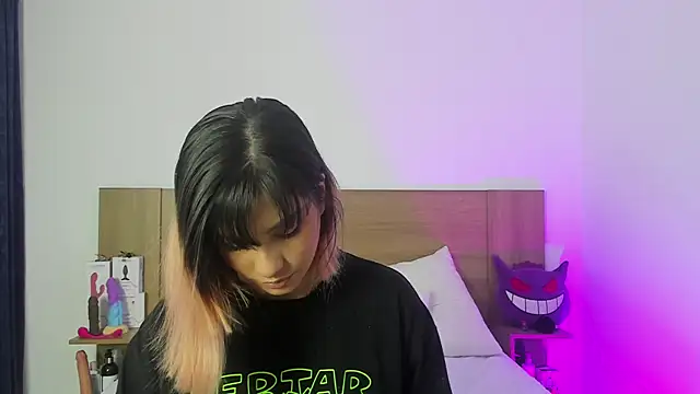 Akatsumi  online show from September 2025 11:15:01 PM