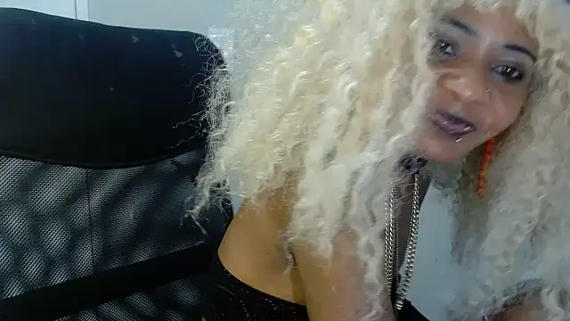 QueenpatieX online show from February 2026 02:48:01 PM