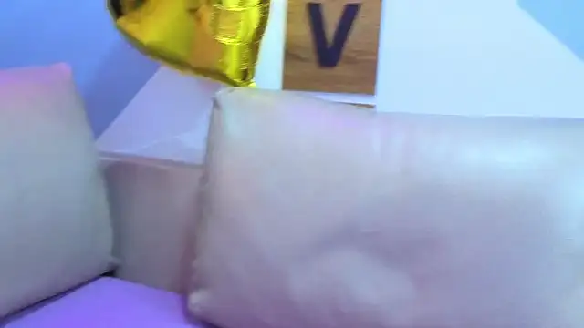 Snapshot of Victoria_Fallon chatting on November 2025 09:36:01 PM Victoria Fallon online show from November 2025 09:36:01 PM